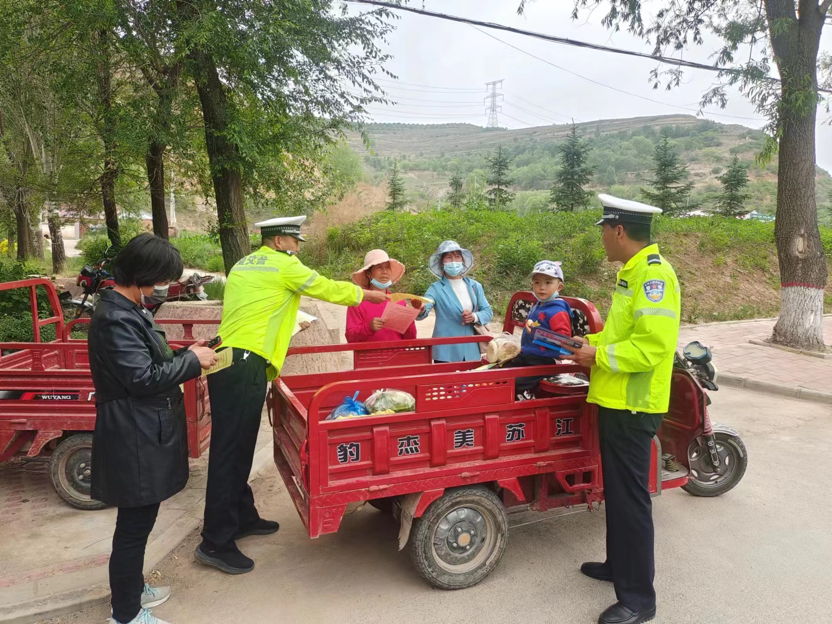 强化警示教育1.jpg