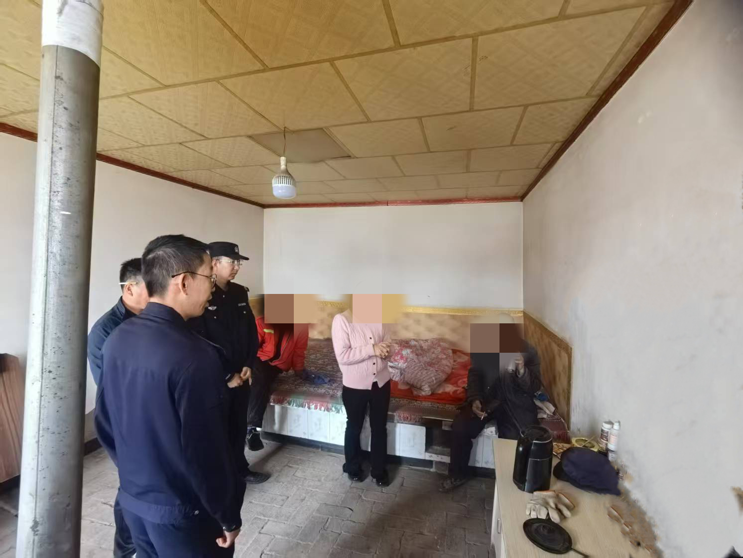 盐池大队4月21日七旬老人负气跨省出走 民警帮忙“打开心结”促成团聚2662320672@qq.com19995370757.jpg